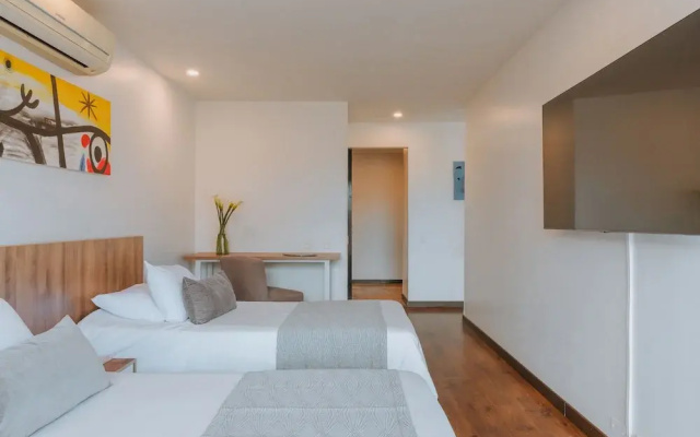 Travelers Orange Suites