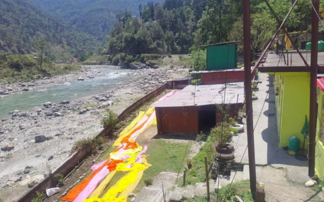 Ganga Darshan Guest House