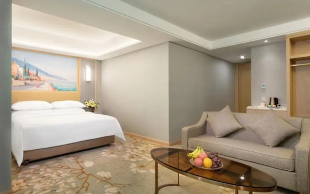 Vienna Hotel Guangxi Hechi Jinchengjiang Baima Street