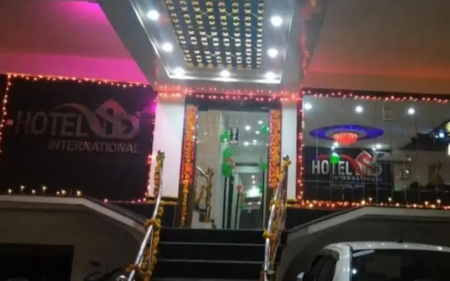 Hotel S D International By WB Inn