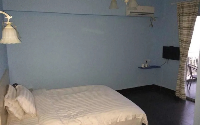 8090 Sea View Room