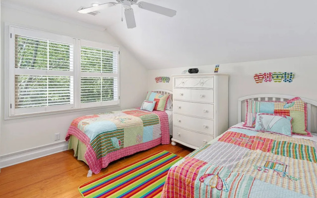 12 Live Oak Place by Hodnett Cooper