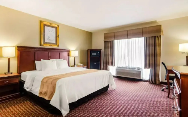 Precious Hotel