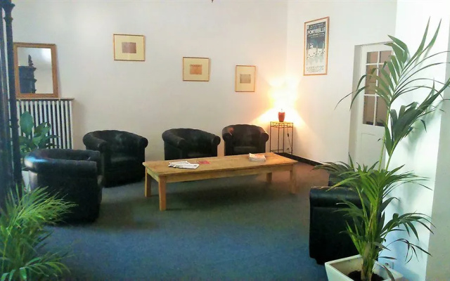 hostellerie de labbaye de frigolet