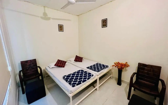 Hostel ivory