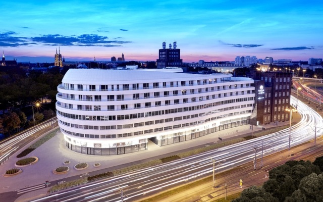DoubleTree by Hilton Hotel Wroclaw вид на фасад