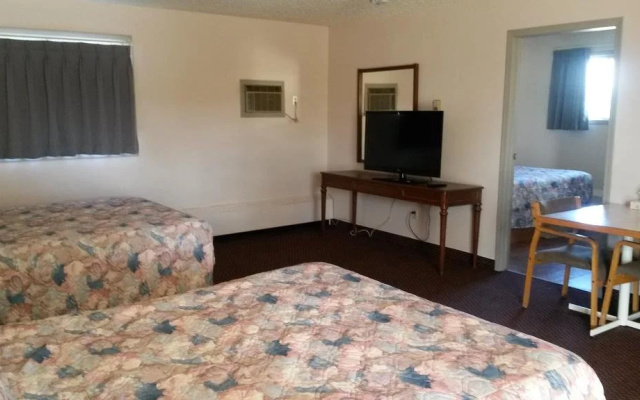 Highway Motor Inn
