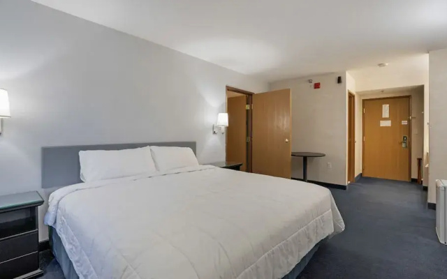 Schmidt's Creek Hotel