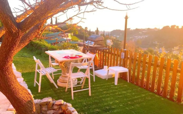 Studio in Cagnes-sur-mer, With Wonderful sea View, Pool Access, Enclos