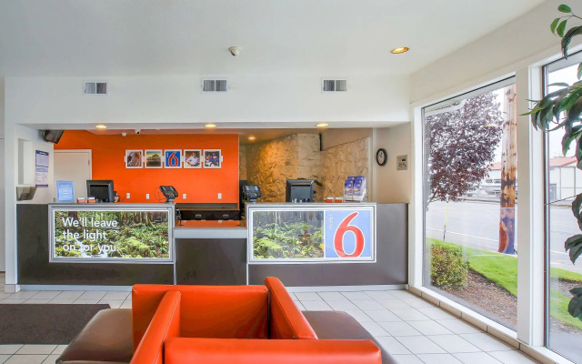 Motel 6 Coos Bay #1244
