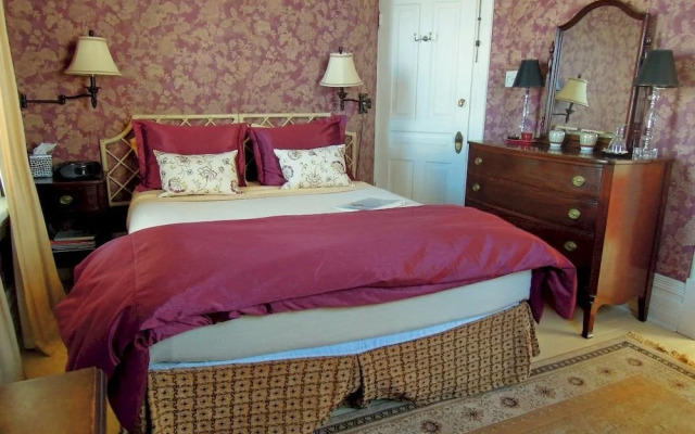 Chantry Breezes Bed & Breakfast