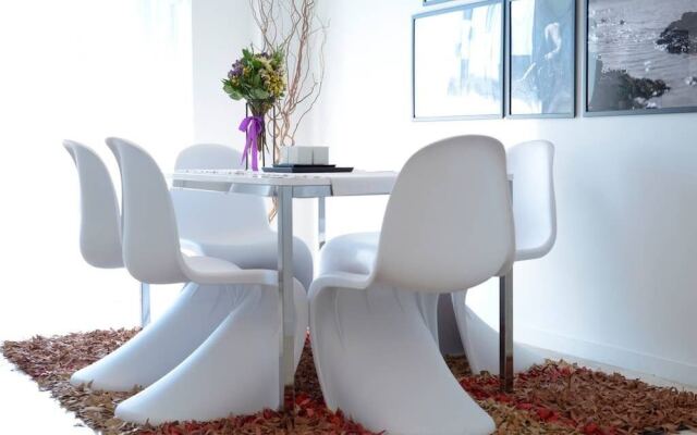 Отель New Superb & Luminous 2 Bedroom Apartment Греция, Кифисия - отзывы, цены и фото номеров - забронировать отель New Superb & Luminous 2 Bedroom Apartment онлайн