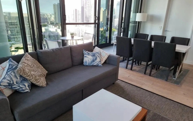 Skyline Apartment in Fortitude Valley