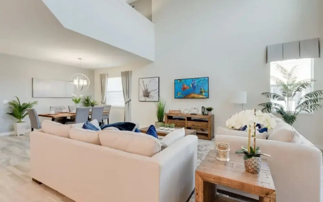 Luxury 5BR Home Private Pool Prime Location