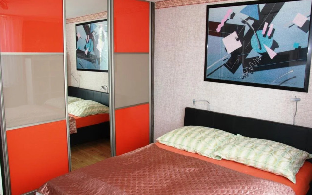 Golden Family Apartments