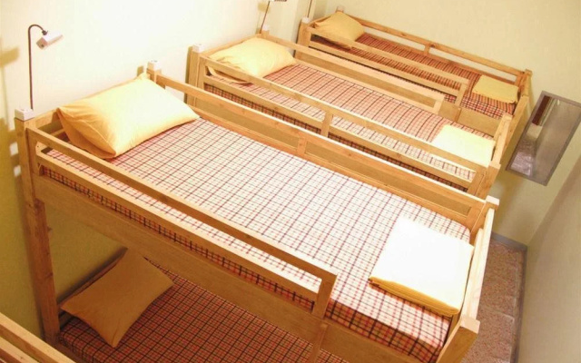 KAMAR KAMAR - Backpacker