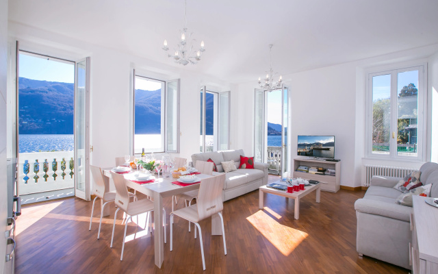 Villa Larius Balcone