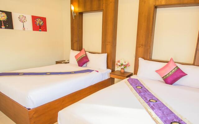 Отель Phuket Airport Villa комната для гостей