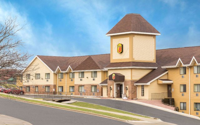 Comfort Inn in Waukesha, United States of America from 119$, photos, reviews - zenhotels.com hotel front