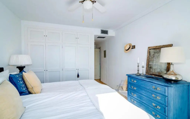 MA - Elegant Apartment with Sea views