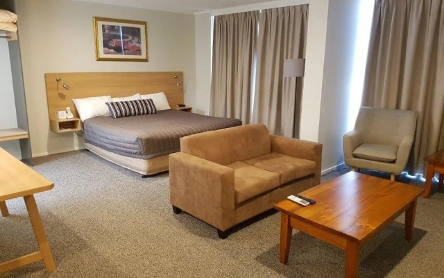 Posthouse MotorLodge