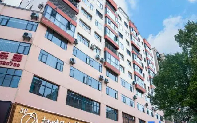 zhaotongThe building on the cloudResidential hostel