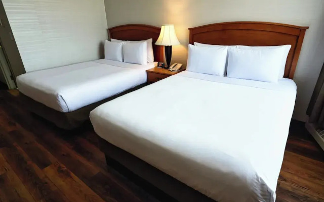 Continental Inn & Suites