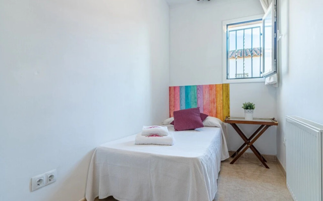 Villa in Empuriabrava With Private Pool & Mooring