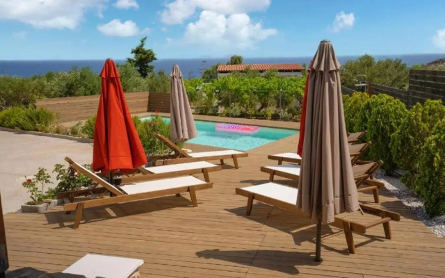 Fuego Sagrado Retreat-Your Poolside Getaway