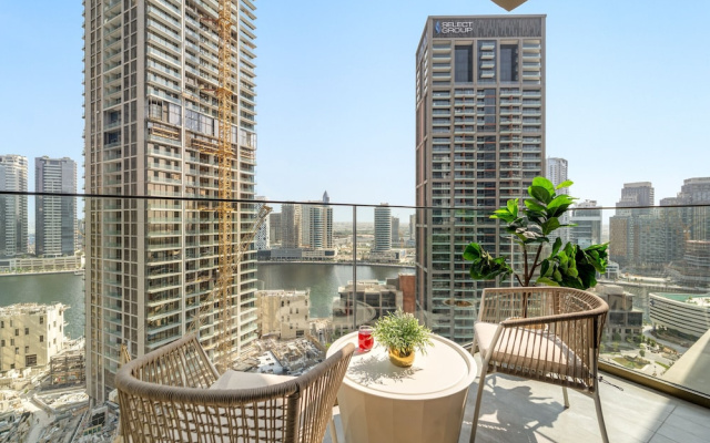 Peninsula One - 1710 Studio