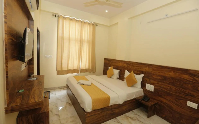 Hotel Raas Palace