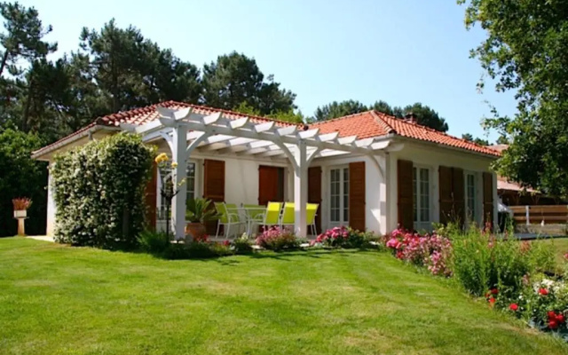Wonderfully landscaped garden and nice house