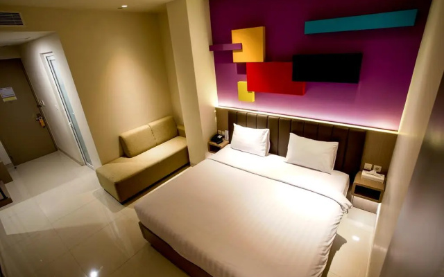 Zoom Dharmahusada Hotel