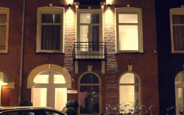 Отель Sara's Boutique Hotel Нидерланды, Амстердам - 4 отзыва об отеле, цены и фото номеров - забронировать отель Sara's Boutique Hotel онлайн вид на фасад