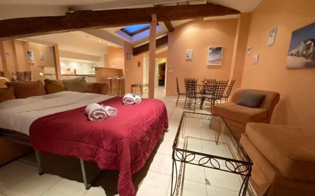 Cannes Holiday Suites