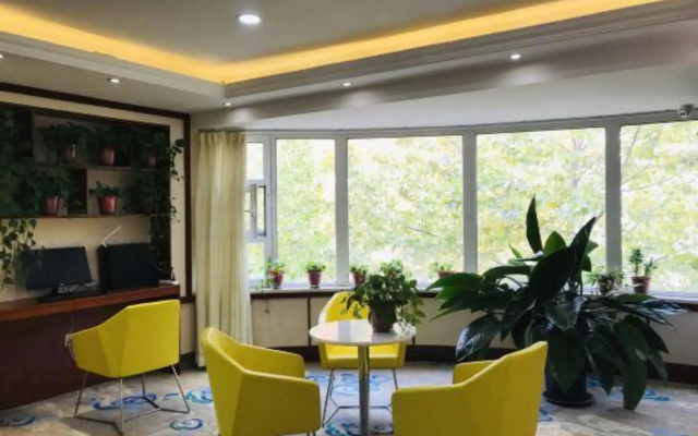 Super 8 by Wyndham Weifang Ba Jiu Hospital Qingping Road