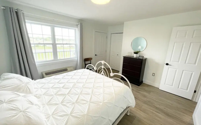 Gateway to Greenwich Suites