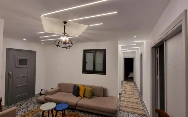 Alex Gate apartment - families only