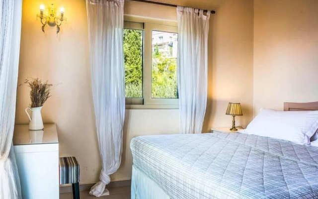 Villa Louloudia