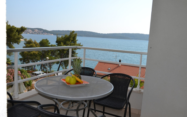 Apartment Marin2- near beach: A3 Trogir, Riviera Trogir