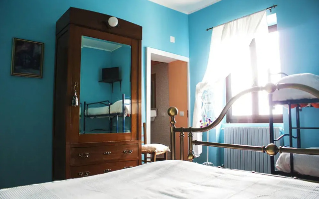 B&B Old Clock