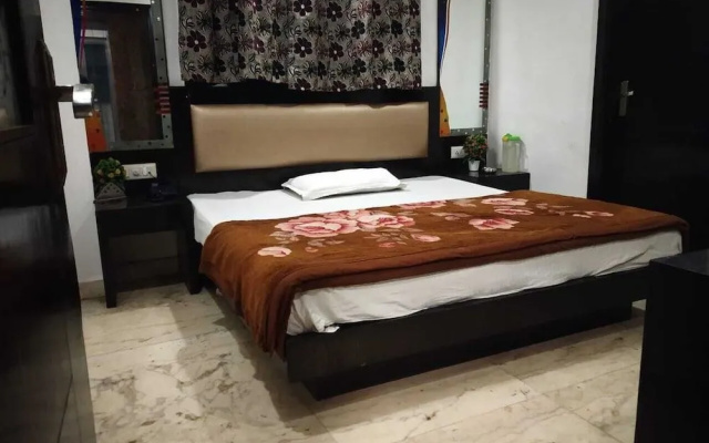 Hotel You  Me by ADB Rooms