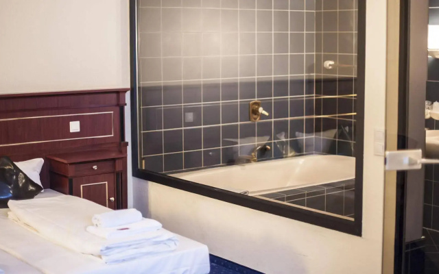 Stargaze Home Hotel