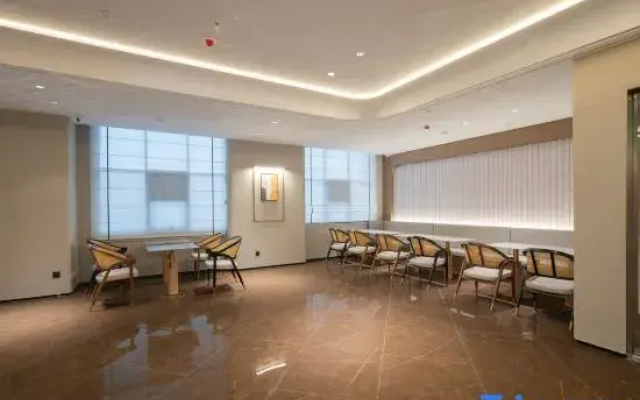 Starway Hotel (Tengzhou Jiefang Middle Road Longquan Square)