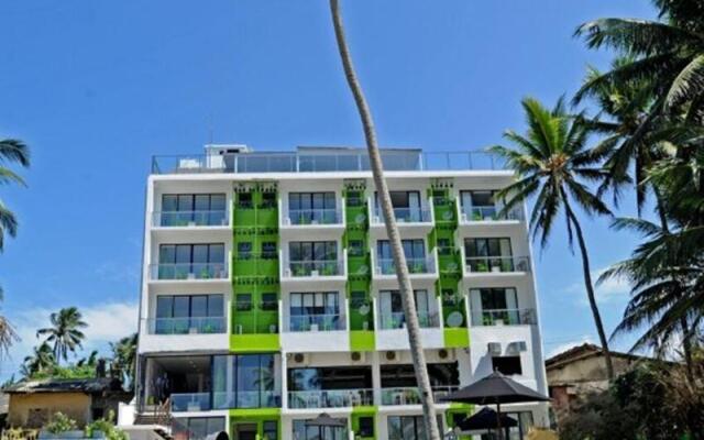 Hotel J Ambalangoda вид на фасад