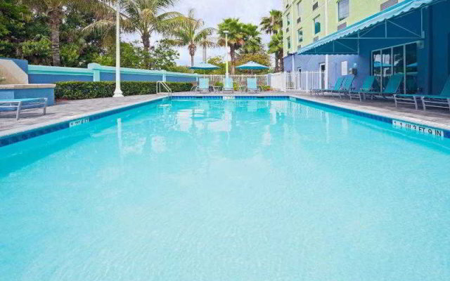 Holiday Inn Express Fort Lauderdale Airport S