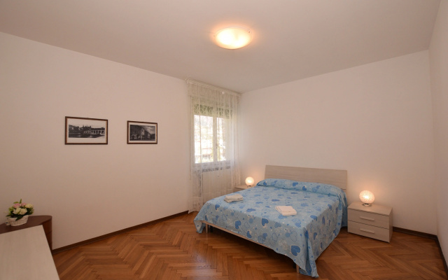 Margherita Near Lake - Family Friendly