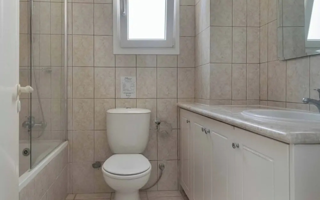 Phaedrus Living: Seaview Hilltop Maisonette