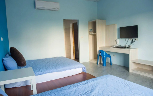 Country Lane Hostel