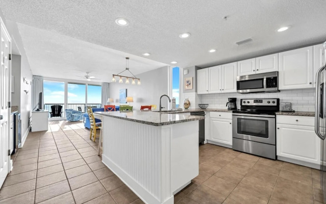 Majestic Beach Towers 2-1701